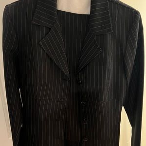2 piece blazer and skirt set, size 7/8
